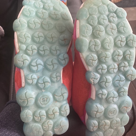 Stride Rite Leepz 2.0 girls’ running shoes in good used condition. - Picture 3 of 6